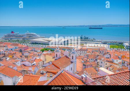 Luftaufnahme des Kreuzfahrtterminals in Lissabon, Portugal Stockfoto