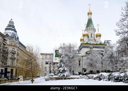 Russische orthodoxe Kirche St. Nikolaus der Wundertäter oder Wundertäter im Winter, Sofia, Bulgarien, Europa Stockfoto