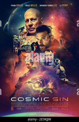 Cosmic Sin (2021) unter der Regie von Edward Drake mit Frank Grillo, Bruce Willis und Brandon Thomas Lee. Sieben Schurken-Soldaten starten einen Präventivschlag gegen eine neu entdeckte außerirdische Zivilisation in der Hoffnung, einen interstellaren Krieg zu beenden, bevor er beginnt. Stockfoto