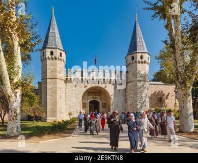 Istanbul, Türkei. Topkapi Palast. Topkapi Sarayi. Tor der Anrede. Ein Eingang zum Palast. Es ist auch bekannt als das mittlere Tor. Auf Türkisch, Oder Stockfoto