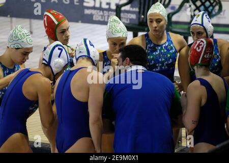 Verona, Italien. Februar 2021, 5th. Verona, Italien, Monte Bianco Pools, Februar 05, 2021, Pre-game für CE Mediterranei Barcelona während CE Mediterrani vs Kinef Surgutneftgas - Waterpolo EuroLeague Frauen Spiel Kredit: Roberto Tommasini/LPS/ZUMA Wire/Alamy Live News Stockfoto