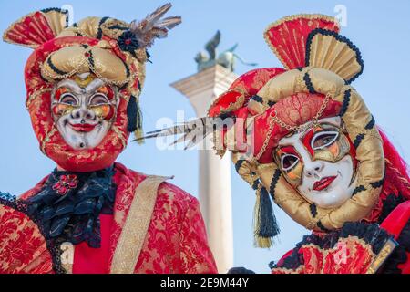 Venedig, Italien - 26. Februar 2011: Luxus Maske vom Karneval Stockfoto