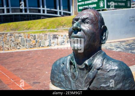 Waterfront - Kapstadt, Südafrika - 03-02-2021 Stanley John Reed Statue steht vor der Waterfront. Stockfoto