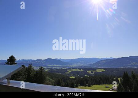 Blick vom Hauchenberg (Allgäu) auf die nördlichen Alpen Stockfoto