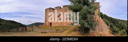 Die Wolfsburger Burgruine oberhalb von Neustadt an der Weinstraße Stockfoto