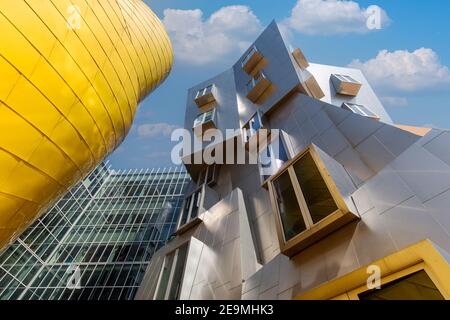 Boston, MA, USA 16. Juli 2020: Weltberühmtes mit-Institut für Technologie und moderne Gebäude des Stata Center Stockfoto