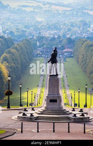 Großbritannien, Nordirland, Belfast, Statue vor dem Stormont-Parlamentsgebäude Stockfoto