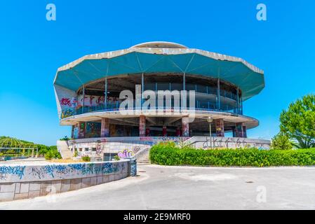 LISSABON, PORTUGAL, 1. JUNI 2019: Ruinen eines ehemaligen Monsanto-Restaurants in Lissabon, Portugal Stockfoto