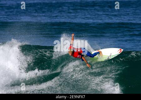 Der Australier Mick Fanning surft beim Quiksilver Pro France, das am 29. September 2006 Teil der ASP Men's World Champion Tour of Surfing in Hossegor an der Südwestküste Frankreichs ist. Foto von Manuel Blondau/Cameleon/ABACAPRESS.COM Stockfoto