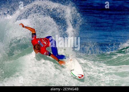 Der Australier Mick Fanning surft beim Quiksilver Pro France, das am 29. September 2006 Teil der ASP Men's World Champion Tour of Surfing in Hossegor an der Südwestküste Frankreichs ist. Foto von Manuel Blondau/Cameleon/ABACAPRESS.COM Stockfoto