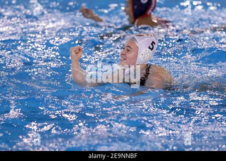 Sofia Giustini (SIS Roma) während des Spiels SIS Roma gegen Olympiakos SF Piraeus, Waterpolo EuroLeague Frauen in Roma, Italien. , . Februar 05 2021 (Foto: IPA/Sipa USA) Quelle: SIPA USA/Alamy Live News Stockfoto