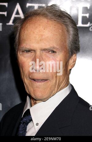 Clint Eastwood nimmt an der Premiere von 'Flag of Our Fathers' Teil, die am 9. Oktober 2006 im Academy Theatre in Los Angeles, CA, USA, stattfand. Foto von Baxter/ABACAPRESS.COM Stockfoto