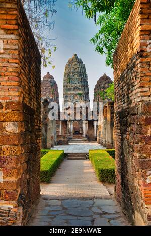 Sukhothai Historischer Park Thailand Wat buddhismus Ort der Anbetung Stockfoto