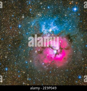 Astrofotografie - Trifid Nebel (Katalogisiert als Messier 20 oder M20 und als NGC 6514) Stockfoto