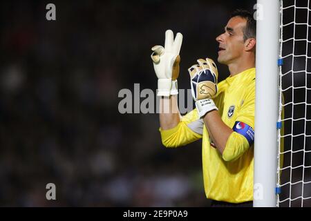 Bordeaux-Torwart Ulrich Ram beim Champions-League-Spiel der Gruppe C, FC Girondins De Bordeaux gegen FC Liverpool, am 18. Oktober 2006 im Chaban-Delmas-Stadion in Bordeaux, Frankreich. Liverpool gewann 1-0. Foto von Manuel Blondau/Cameleon/ABACAPRESS.COM Stockfoto