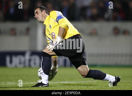 Bordeaux-Torwart Ulrich Rame während der UEFA Champions League, Gruppe C, Girondins de Bordeaux gegen FC Liverpool am 18. Oktober 2006 im Stade Chaban-Delmas in Bordeaux, Frankreich. Liverpool gewann 1-0. Foto von Christian Liewig/ABACAPRESS.COM Stockfoto