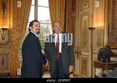 Der französische Präsident Jacques Chirac empfängt am 19. Oktober 2006 im Elysée-Palast in Paris Saad Hariri, den Vorsitzenden der "Zukunftspartei" der parlamentarischen Mehrheit des Libanon und Sohn des ermordeten Ministerpräsidenten Rafic Hariri. Chirac und Saad Hariri treffen sich, um über die Vorbereitungen für eine neue internationale Konferenz zum Libanon im Januar 2007 in Paris zu diskutieren. Foto von Ammar Abd Rabbo/ABACAPRESS.COM Stockfoto