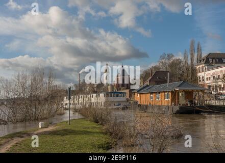 Winterlandschaft an der Mündung des flusses nidda in Der Hauptfluss bei Frankfurt-Hoechst Stockfoto