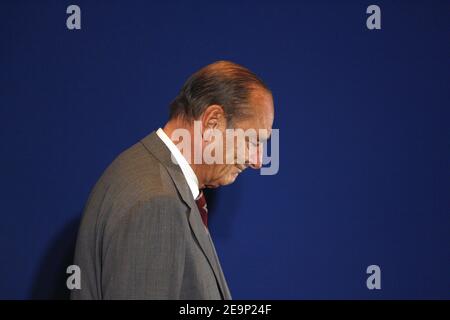 Der französische Präsident Jacques Chirac hält eine Pressekonferenz ab, um seinen 4-tägigen Staatsbesuch in China am 25. Oktober 2006 in Peking zu beginnen. Foto Bernard Bisson/ABACAPRESS.COM Stockfoto