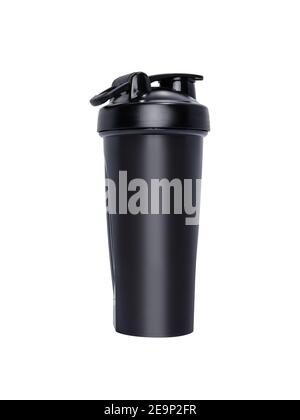 Wiederverwendbarer Becher und Becher. Schwarze Sportflasche isoliert auf weißem Hintergrund. Stockfoto