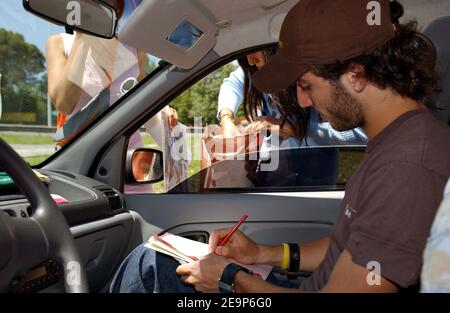 River Plate's Franco-Argentinier Gonzalo Higuain signiert Autograph in Buenos Aires, Argentinien im Jahr 2006. Foto von Bertrand Mahe/Cameleon/ABACAPRESS.COM Stockfoto