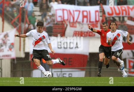 River Plate's Franco-Argentinier Gonzalo Higuain beim Fußballspiel River Plate gegen San Lorenzo im River Stadium in Buenos Aires, Argentinien 2006. River Plate gewann 5-0. Foto von Bertrand Mahe/Cameleon/ABACAPRESS.COM Stockfoto