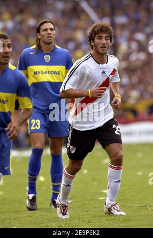 River Plate's Franco-Argentinier Gonzalo Higuain beim Fußballspiel River Plate gegen Boca Juniors in Buenos Aires, Argentinien 2006. Das Spiel endete in einem Unentschieden von 1-1. Foto von Bertrand Mahe/Cameleon/ABACAPRESS.COM Stockfoto