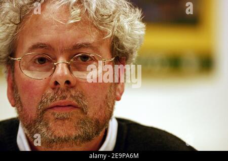 Pierre Micheletti, Präsident der französischen N.G.O. "Medecins du Monde" nach einer Pressekonferenz in Paris am 16. November 2006 über die Auswirkungen des internationalen Embargos und der Angriffe der israelischen Armee auf den Gesundheitszustand der Bevölkerung im Gazastreifen. Foto von Nicolas Chauveau/ABACAPRESS.COM Stockfoto