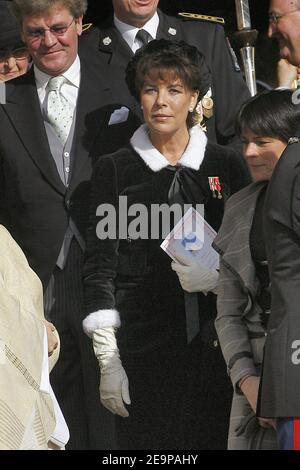 Ernst August, Prinzessin Caroline von Hannover und Prinzessin Stephanie von Monaco verlassen die Kathedrale von Monaco am 19. November 2006, nach der traditionellen Messe im Rahmen der Feierlichkeiten zum Nationalfeiertag. Foto von Nebinger-Orban/ABACAPRESS.COM Stockfoto