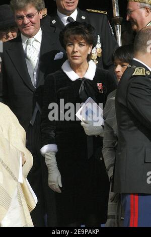 Ernst August von Hannover, Prinzessin Caroline von Hannover und Prinzessin Stephanie von Monaco verlassen die Kathedrale von Monaco am 19. November 2006, nach der traditionellen Messe im Rahmen der Feierlichkeiten zum Nationalfeiertag. Foto von Nebinger-Orban/ABACAPRESS.COM Stockfoto