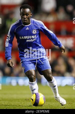 Chelsea's Michael Essien in Aktion während der FA Barclays Premiership, Manchester United gegen Chelsea im Old Trafford Stadion in Manchester, Großbritannien am 26. November 2006. Das Spiel endete in einem Unentschieden von 1-1. Foto von Christian Liewig/ABACAPRESS.COM Stockfoto