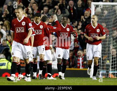 Louis Saha von Manchester United feiert mit dem Mannschaftskollegen nach dem Tor während der FA Barclays Premiership, Manchester United gegen Chelsea im Old Trafford Stadion in Manchester, Großbritannien am 26. November 2006. Das Spiel endete in einem Unentschieden von 1-1. Foto von Christian Liewig/ABACAPRESS.COM Stockfoto