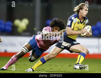 Aurelien Rougerie von Clermont im Einsatz während der französischen Top 14 Rugby Championship, ASM Clermont vs Stade Francais am 2. Dezember 2006 in Paris, Frankreich. Clermont gewann 29-17. Foto von Christian Liewig/ABACAPRESS.COM Stockfoto