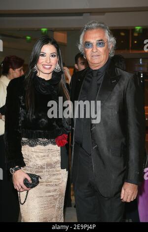 Renault Formel-1-Teamchef Flavio Briatore und seine Freundin Elisabetta Gregoracci kommen zur FIA Gala 2006, die am 8. Dezember 2006 in Monaco stattfand. Foto von Frederic Nebinger/Cameleon/ABACAPRESS.COM Stockfoto