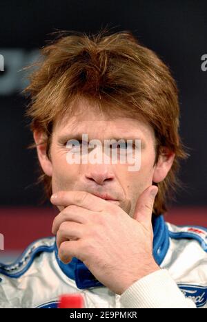 Der finnische Fahrer Markus Gronholm reagiert auf eine Pressekonferenz beim "Race of Champions", das am 16. Dezember 2006 im Stade de France in Saint-Denis bei Paris stattfand. Foto von Nicolas Khayat/Cameleon/ABACAPRESS.COM Stockfoto