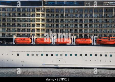 Kabinen eines modernen Kreuzfahrtschiffes Stockfoto