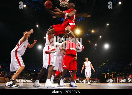 Kenny Gregory aus den USA in Aktion während des All Star Game im Palais Omnisports Paris-Bercy in Paris, Frankreich am 29. Dezember 2006. Ausländern Auswahl gewann 124-108. Foto von Nicolas Gouhier/Cameleon/ABACAPRESS.COM Stockfoto