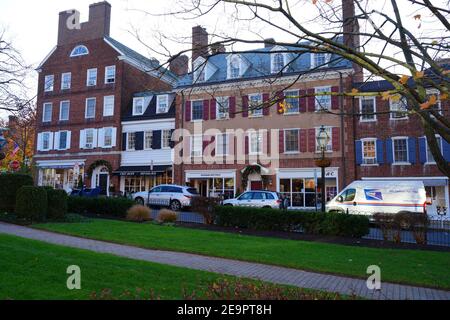 PRINCETON, NJ -16 NOV 2020- Blick auf den Palmer Square, einem Wahrzeichen in der Innenstadt von Princeton, New Jersey, USA. Stockfoto