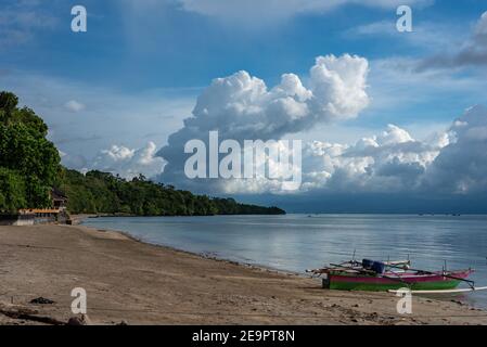 Bunaken Island, Taman National Bunaken, Manado Tua Island, Nord-Sulawesi, Indonesien Stockfoto