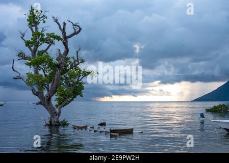 Bunaken Island, Taman National Bunaken, Manado Tua Island, Nord-Sulawesi, Indonesien Stockfoto