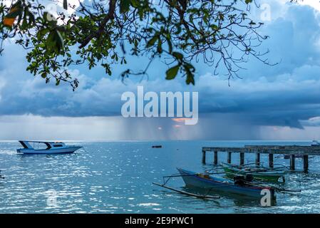 Bunaken Island, Taman National Bunaken, Manado Tua Island, Nord-Sulawesi, Indonesien Stockfoto