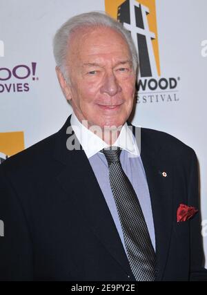 Februar 2021, 6th. DATEI: Christopher Plummer stirbt am 91. Los Angeles, USA. 25th Oktober 2011. Christopher Plummer  58 Quelle: Tsuni/USA/Alamy Live News Stockfoto