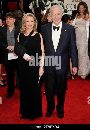 Februar 2021, 6th. DATEI: Christopher Plummer stirbt am 91. Los Angeles, USA. Januar 2012, 15th. Christopher Plummer und Wife Kredit: Tsuni/USA/Alamy Live News Stockfoto