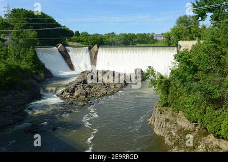 Essex Junction Dam am Winooski River in Essex Junction Village, Vermont VT, USA. Stockfoto