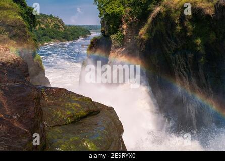 Murchison Falls with Rainbow, ein Wasserfall auf dem Victoria Nil in Uganda, Ostafrika Stockfoto