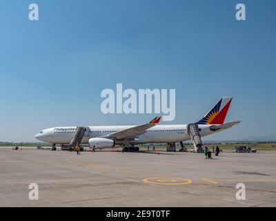 Philippine Airlines Airbus A330 auf dem Flughafen General Santos in General Santos City, South Cotabato, Philippinen. Stockfoto