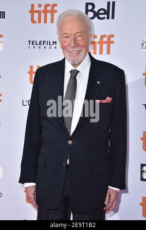 Februar 2021, 6th. DATEI: Christopher Plummer stirbt am 91. File photo dated September 07, 2019 Christopher Plummer besucht die Premiere von Knives Out während des Toronto International Film Festival 2019 im Princess of Wales Theatre in Toronto, Kanada. Christopher Plummer, der in The Sound of Music spielte, gewann einen Oscar für Anfänger und wurde für All the Money in the World und The Last Station nominiert, starb im Alter von 91 Jahren friedlich heute in seinem Haus in Connecticut, wie seine Familie bestätigte. Kredit: Abaca Presse/Alamy Live Nachrichten Stockfoto