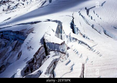 Eine Detailaufnahme des Emmons Glacier am Mount Rainier im Mt Rainier National Park, Washington, USA. Stockfoto