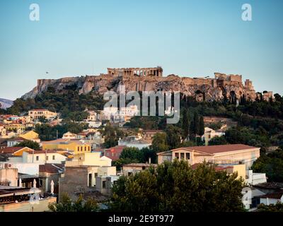 Blick über die Athena Athens Stadtbild in Griechenland am Akropolis bei Sonnenuntergang Stockfoto