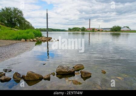 Renkum Niederlande - 15. Mai 2020 - Rhein in der Nähe Renkum Stockfoto